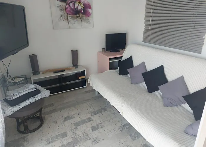 Camping Vue Et Golfe *